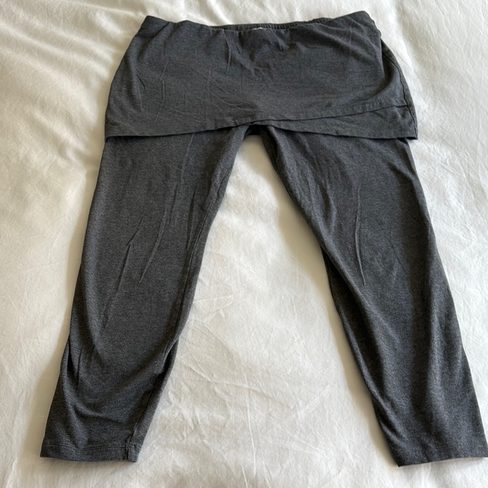 Cabi Woman’s Gray Leggings